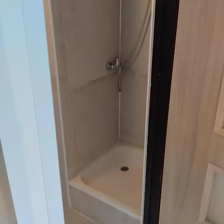 V Prirode Semesterbostad Hradec Králové